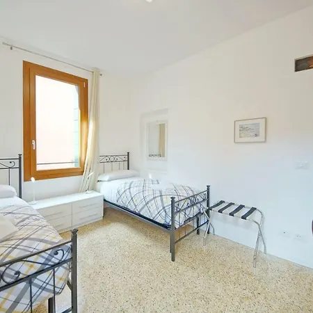 Dolcevita N 372 البندقية
